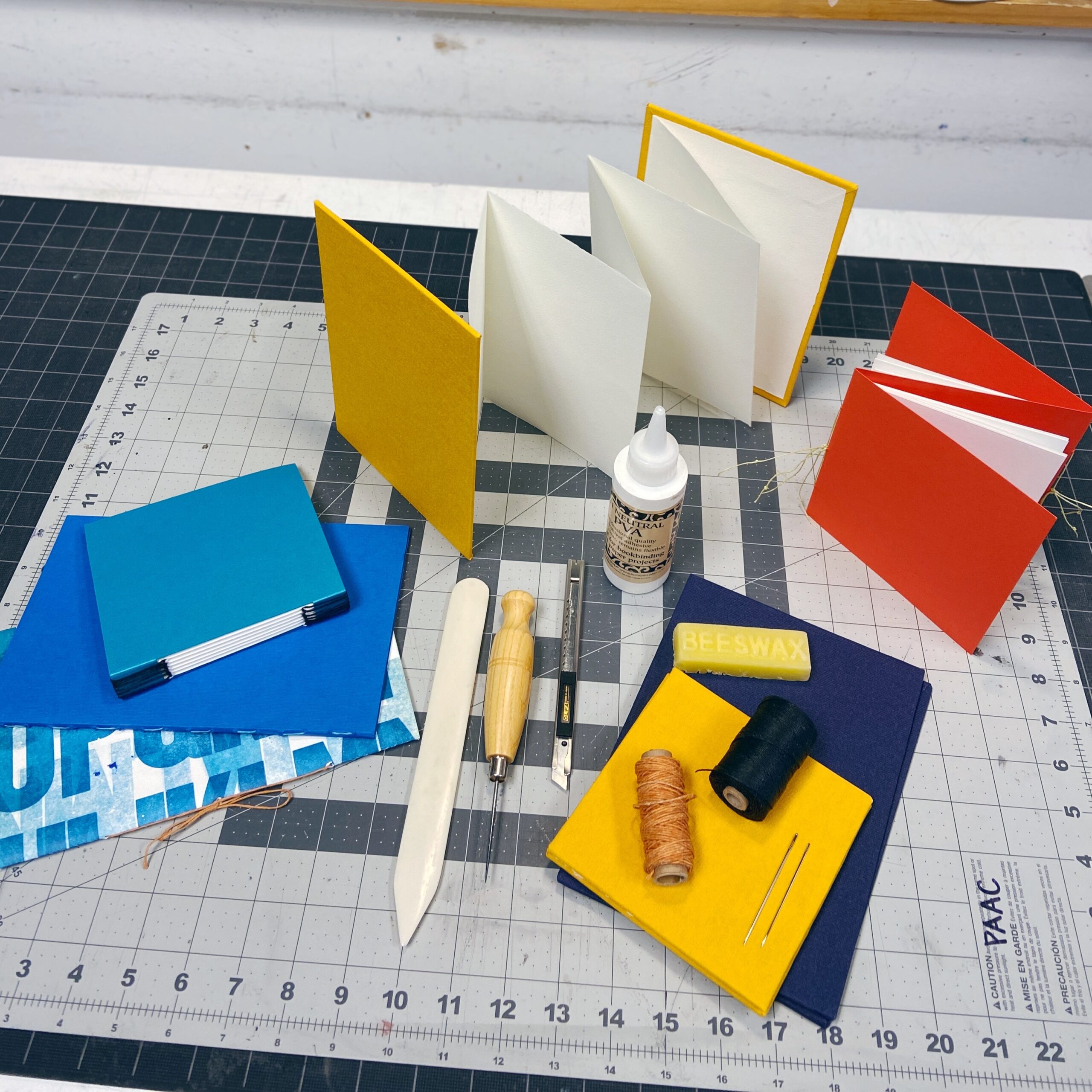 Introduction to Bookmaking: Folded Structures